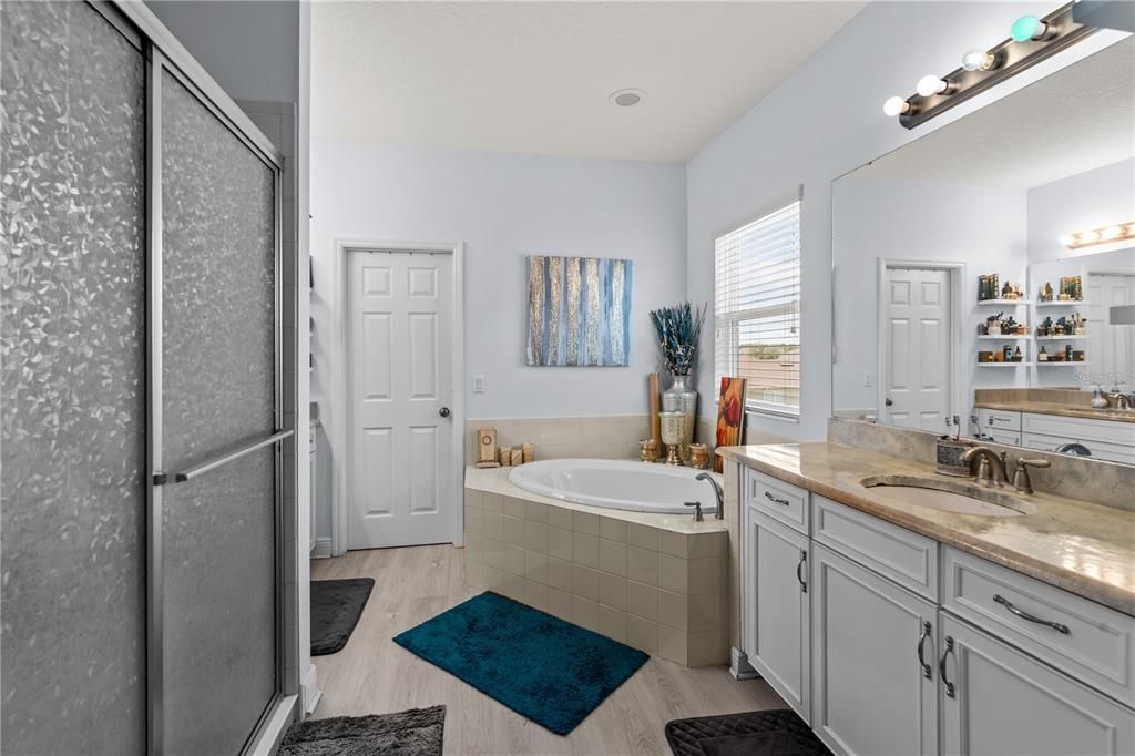 For Sale: $899,950 (6 beds, 4 baths, 4857 Square Feet)