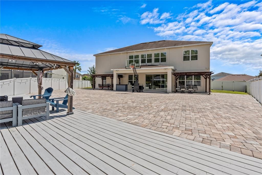 For Sale: $899,950 (6 beds, 4 baths, 4857 Square Feet)