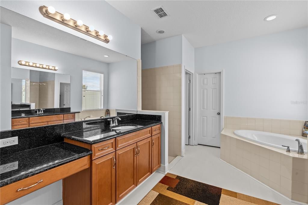 For Sale: $899,950 (6 beds, 4 baths, 4857 Square Feet)