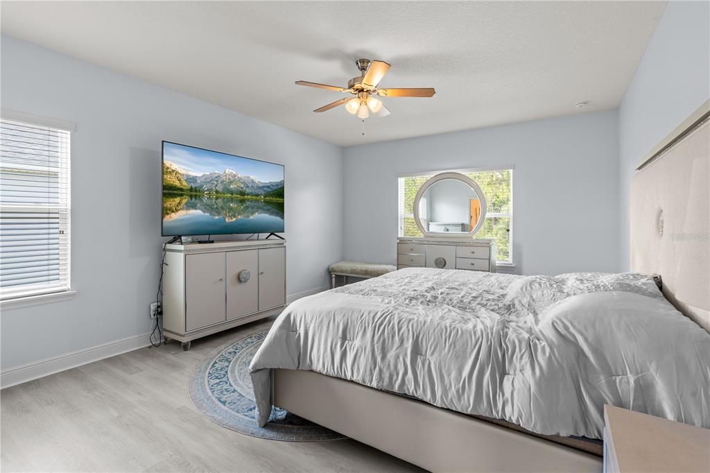 For Sale: $899,950 (6 beds, 4 baths, 4857 Square Feet)