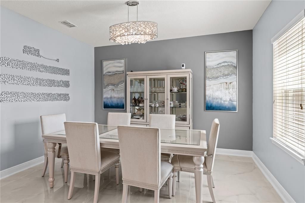 For Sale: $899,950 (6 beds, 4 baths, 4857 Square Feet)