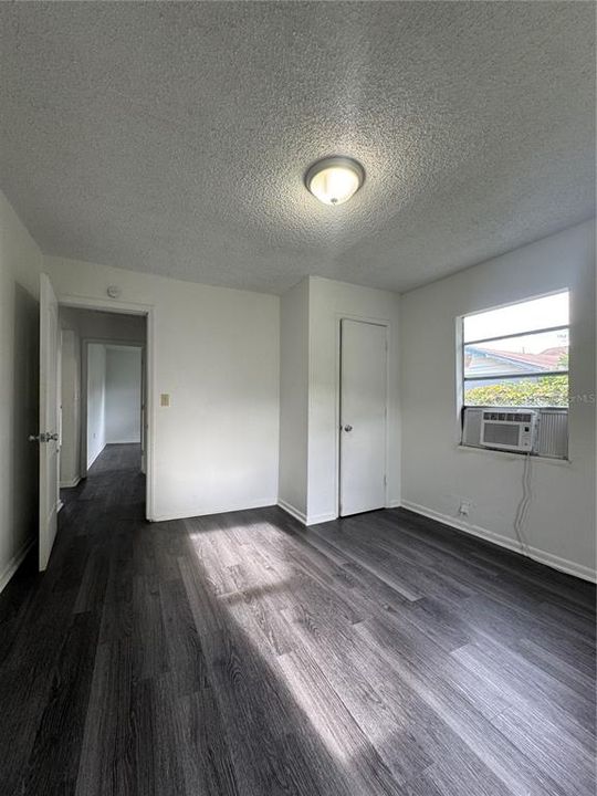 For Sale: $155,000 (2 beds, 1 baths, 816 Square Feet)