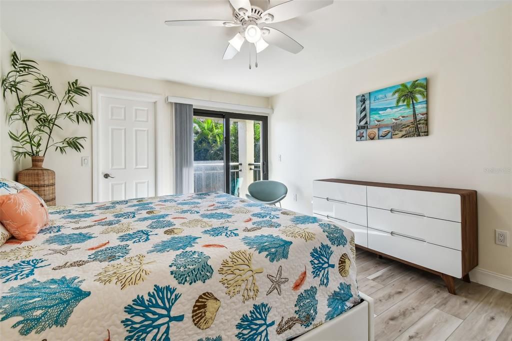 Activo con contrato: $2,600 (2 camas, 2 baños, 1728 Pies cuadrados)