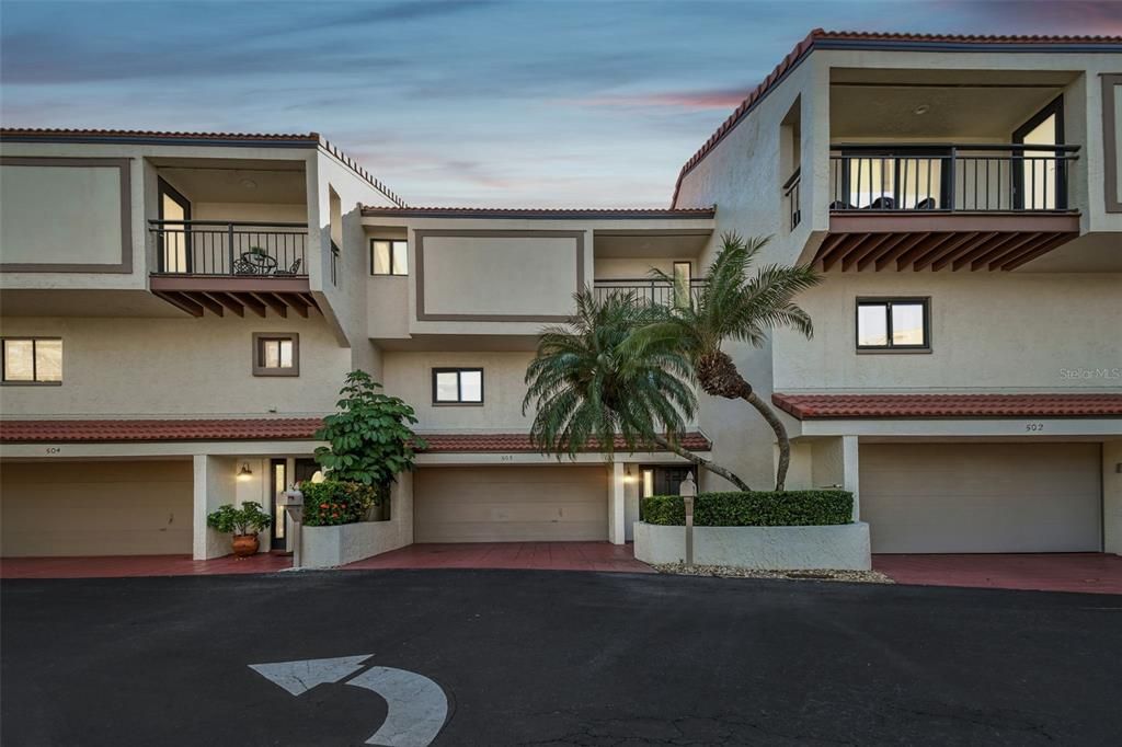 Activo con contrato: $2,600 (2 camas, 2 baños, 1728 Pies cuadrados)