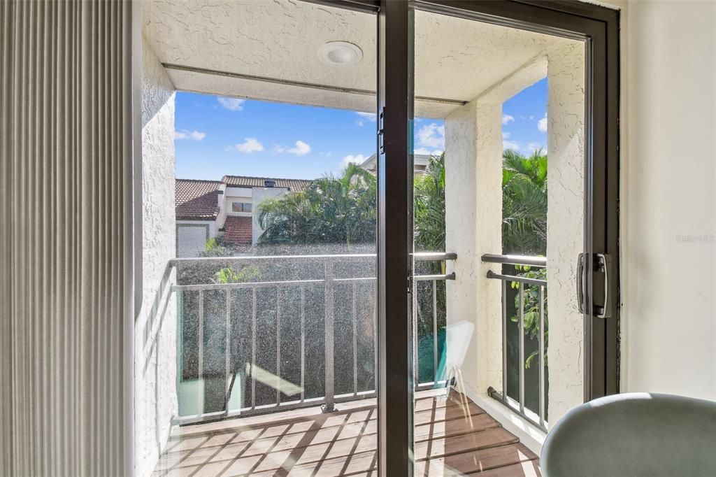 Activo con contrato: $2,600 (2 camas, 2 baños, 1728 Pies cuadrados)