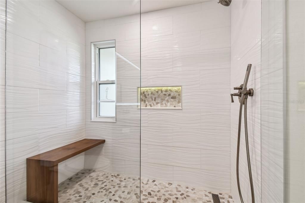 Activo con contrato: $2,600 (2 camas, 2 baños, 1728 Pies cuadrados)