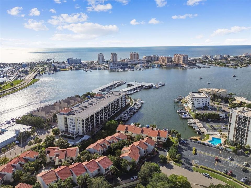 Activo con contrato: $2,600 (2 camas, 2 baños, 1728 Pies cuadrados)