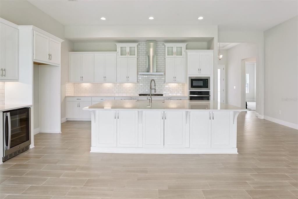 На продажу: $1,099,990 (5 спален, 4 ванн, 3861 Квадратных фут)