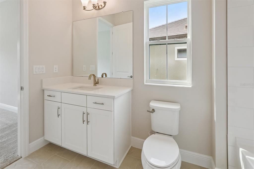 На продажу: $1,099,990 (5 спален, 4 ванн, 3861 Квадратных фут)