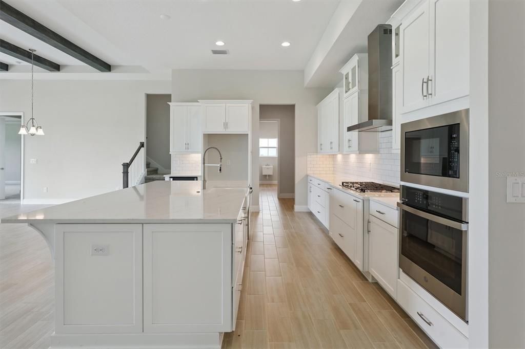 На продажу: $1,099,990 (5 спален, 4 ванн, 3861 Квадратных фут)