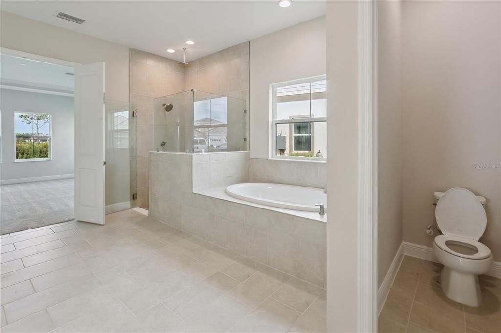 На продажу: $1,099,990 (5 спален, 4 ванн, 3861 Квадратных фут)