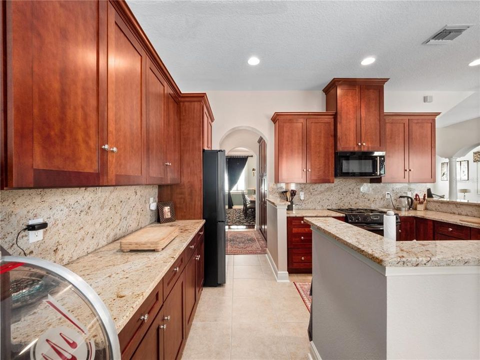 待售: $850,000 (5 贝兹, 4 浴室, 4847 平方英尺)