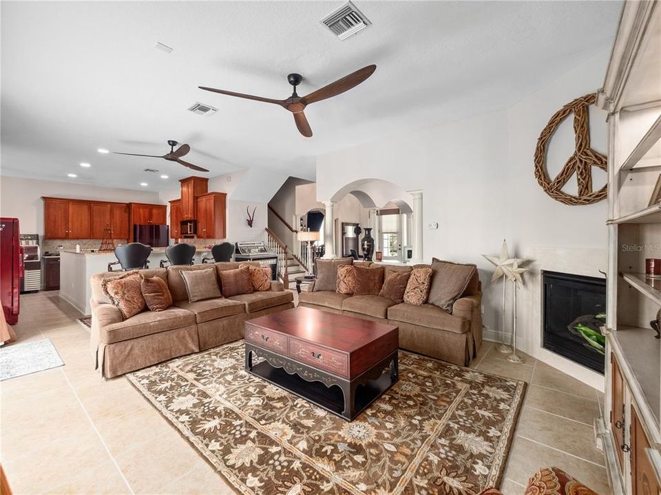 待售: $850,000 (5 贝兹, 4 浴室, 4847 平方英尺)