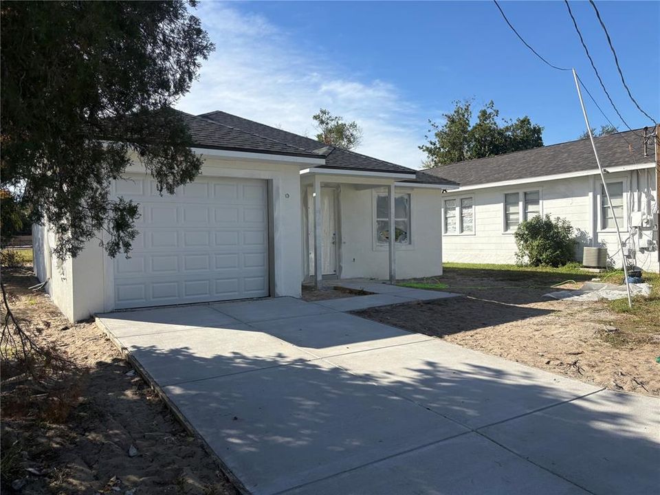 Под контрактом: $344,000 (3 спален, 2 ванн, 1419 Квадратных фут)