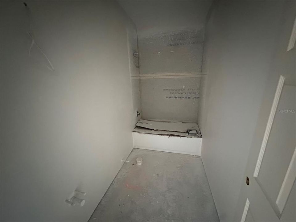 Под контрактом: $344,000 (3 спален, 2 ванн, 1419 Квадратных фут)