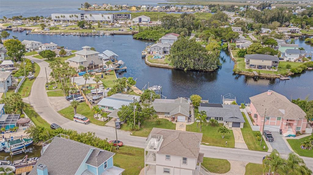 Под контрактом: $398,900 (2 спален, 2 ванн, 1492 Квадратных фут)