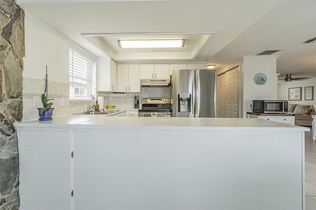 Под контрактом: $398,900 (2 спален, 2 ванн, 1492 Квадратных фут)