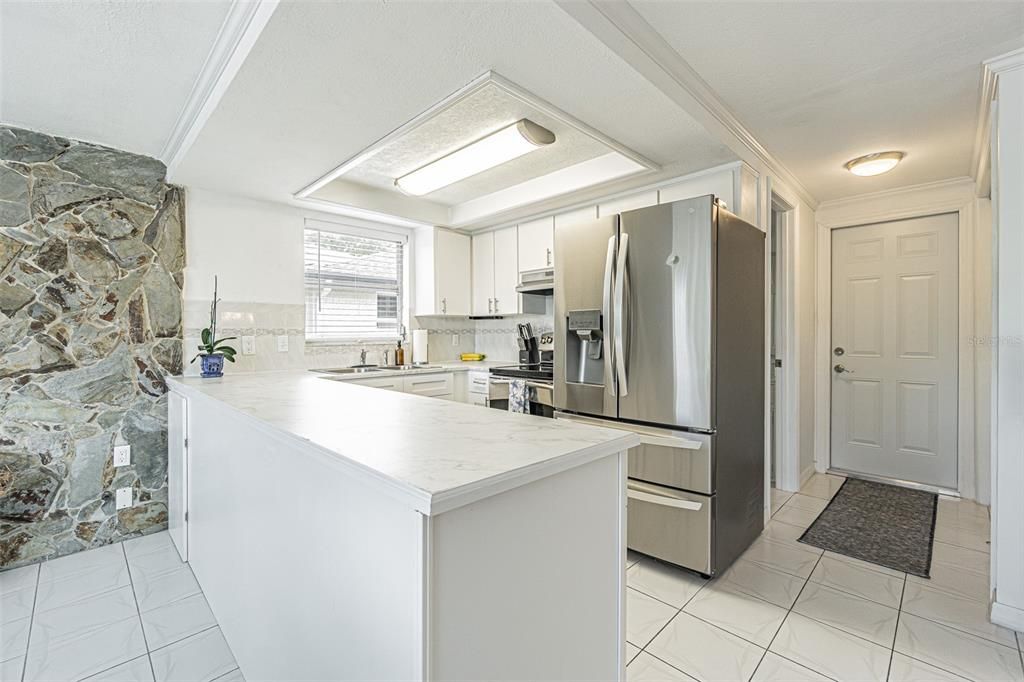 Под контрактом: $398,900 (2 спален, 2 ванн, 1492 Квадратных фут)