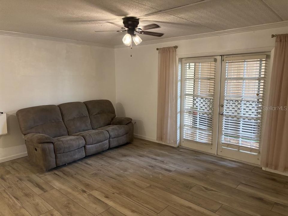 待售: $210,000 (2 贝兹, 1 浴室, 864 平方英尺)