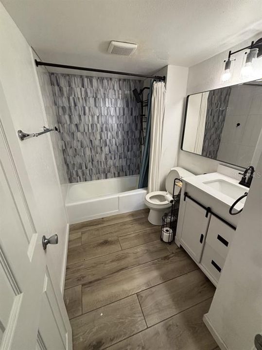 待售: $210,000 (2 贝兹, 1 浴室, 864 平方英尺)