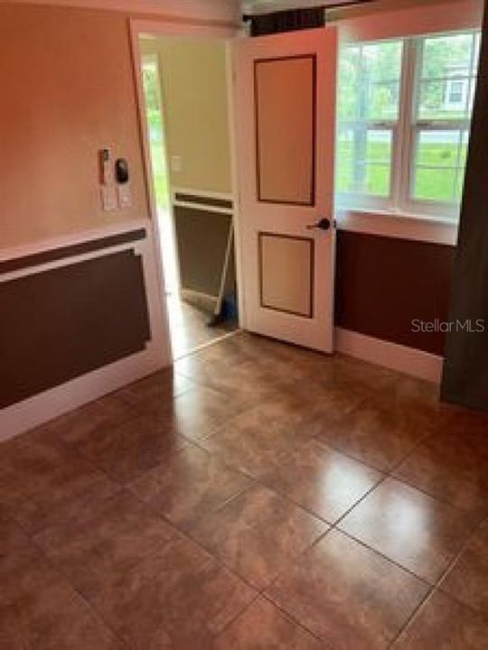 For Sale: $170,000 (1 beds, 1 baths, 321 Square Feet)