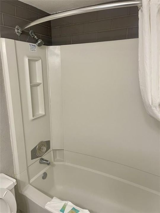 Activo con contrato: $165,000 (1 camas, 1 baños, 408 Pies cuadrados)