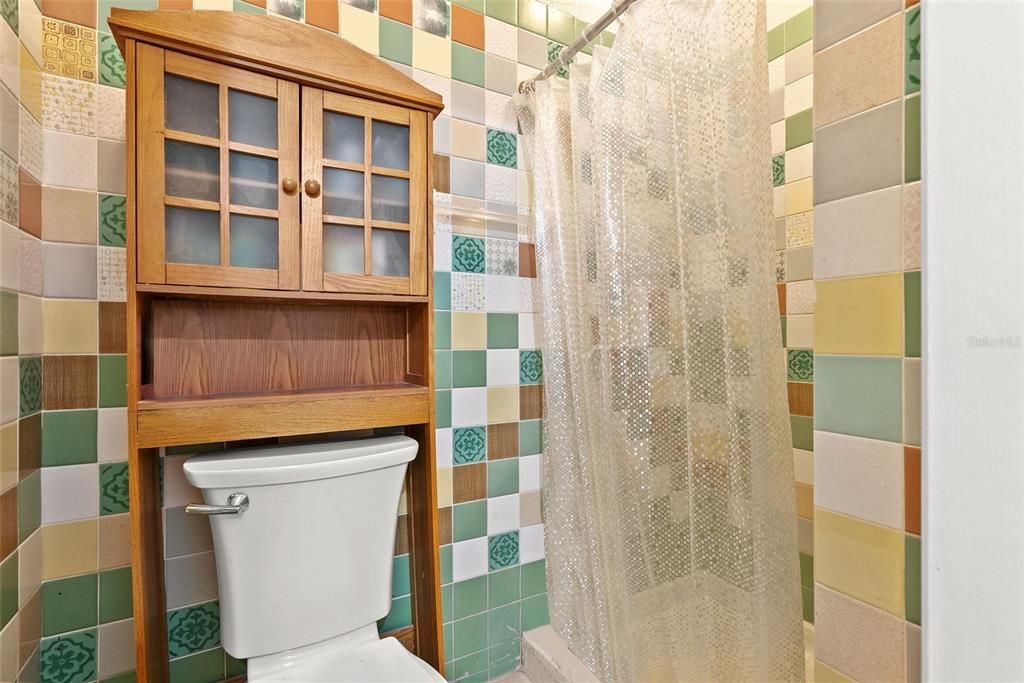 Active With Contract: $250,000 (2 beds, 1 baths, 1014 Square Feet)