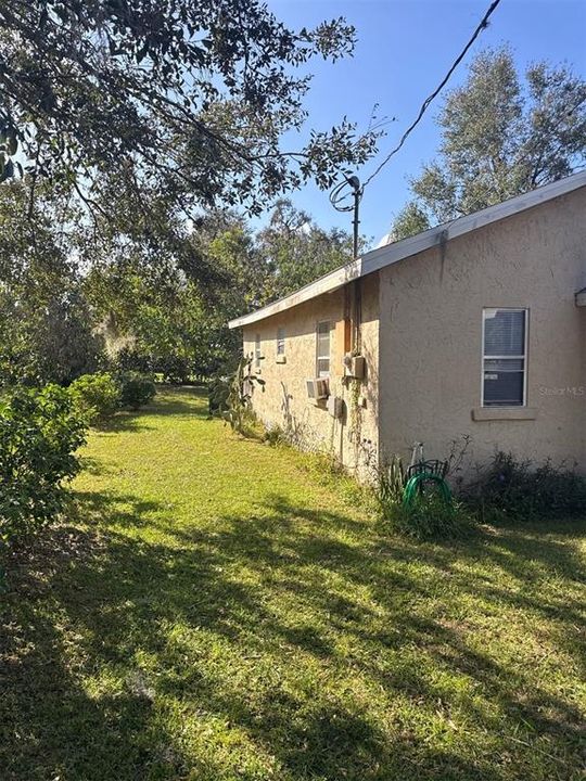 待售: $155,000 (2 贝兹, 1 浴室, 816 平方英尺)