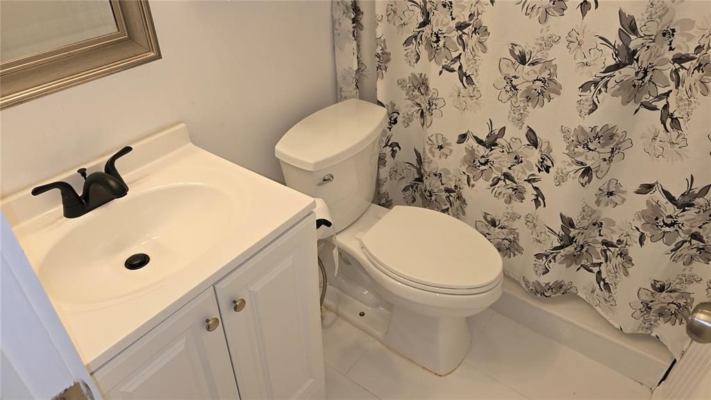 Active With Contract: $219,000 (3 beds, 2 baths, 1216 Square Feet)