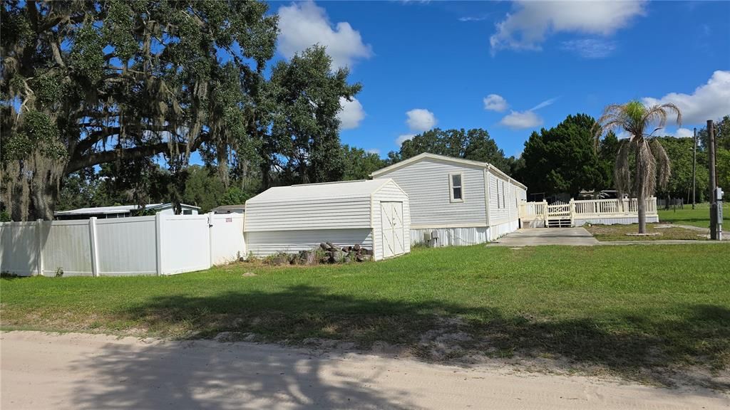 Active With Contract: $219,000 (3 beds, 2 baths, 1216 Square Feet)