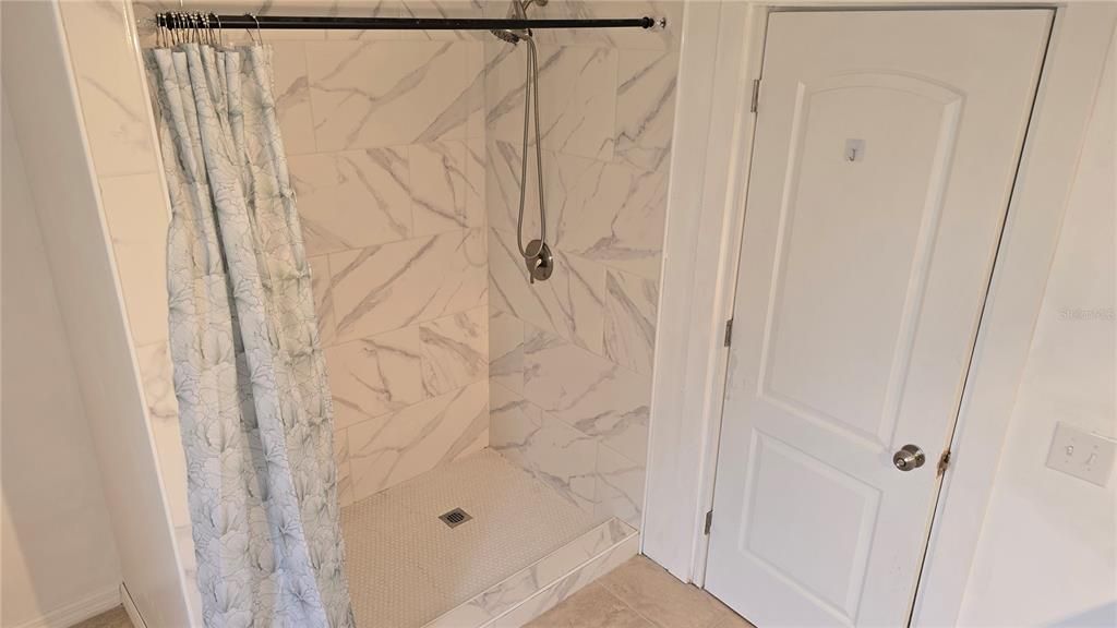 Active With Contract: $219,000 (3 beds, 2 baths, 1216 Square Feet)