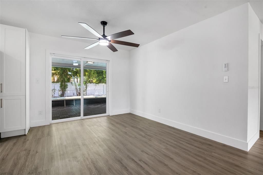 Activo con contrato: $2,850 (3 camas, 2 baños, 1186 Pies cuadrados)