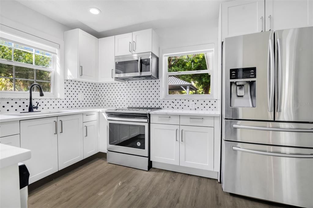 Activo con contrato: $2,850 (3 camas, 2 baños, 1186 Pies cuadrados)