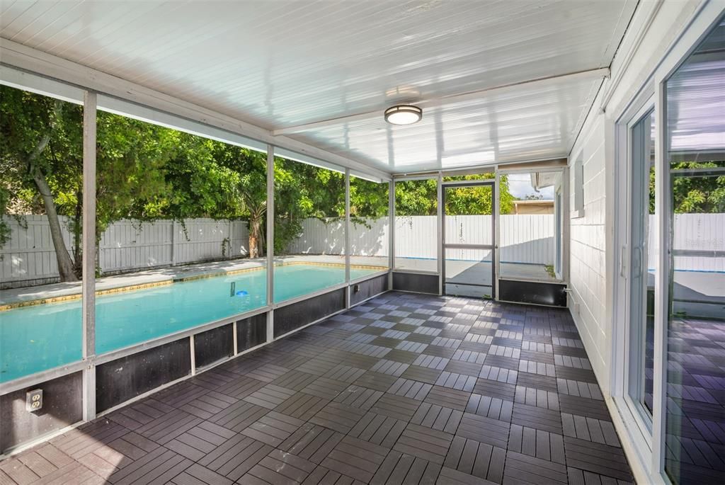 Activo con contrato: $2,850 (3 camas, 2 baños, 1186 Pies cuadrados)