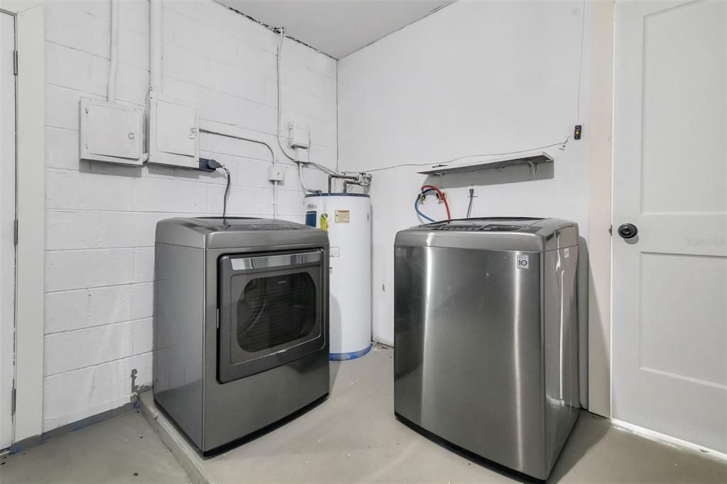 Activo con contrato: $2,850 (3 camas, 2 baños, 1186 Pies cuadrados)