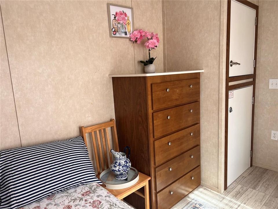 В аренду: $1,700 (1 спален, 1 ванн, 384 Квадратных фут)