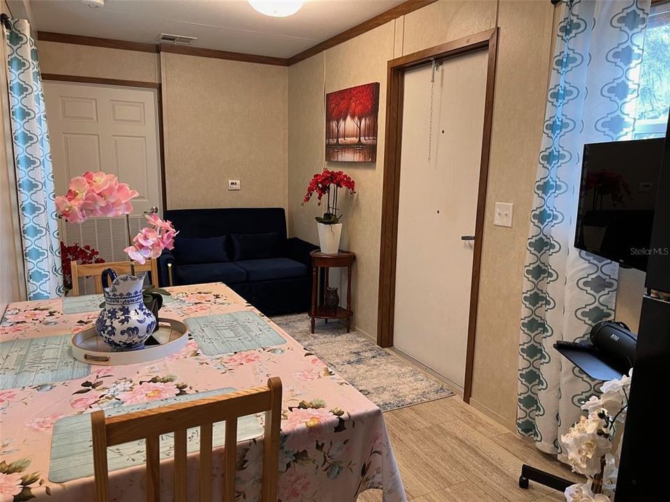 В аренду: $1,700 (1 спален, 1 ванн, 384 Квадратных фут)