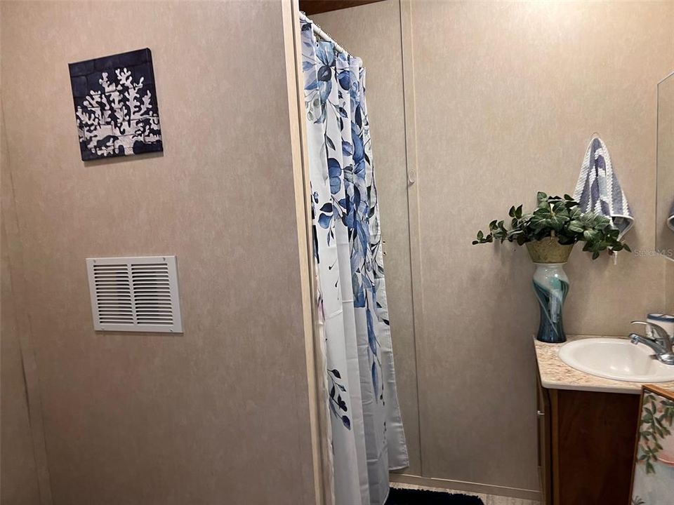 В аренду: $1,700 (1 спален, 1 ванн, 384 Квадратных фут)