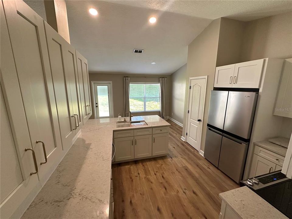 En Venta: $485,000 (3 camas, 2 baños, 2035 Pies cuadrados)