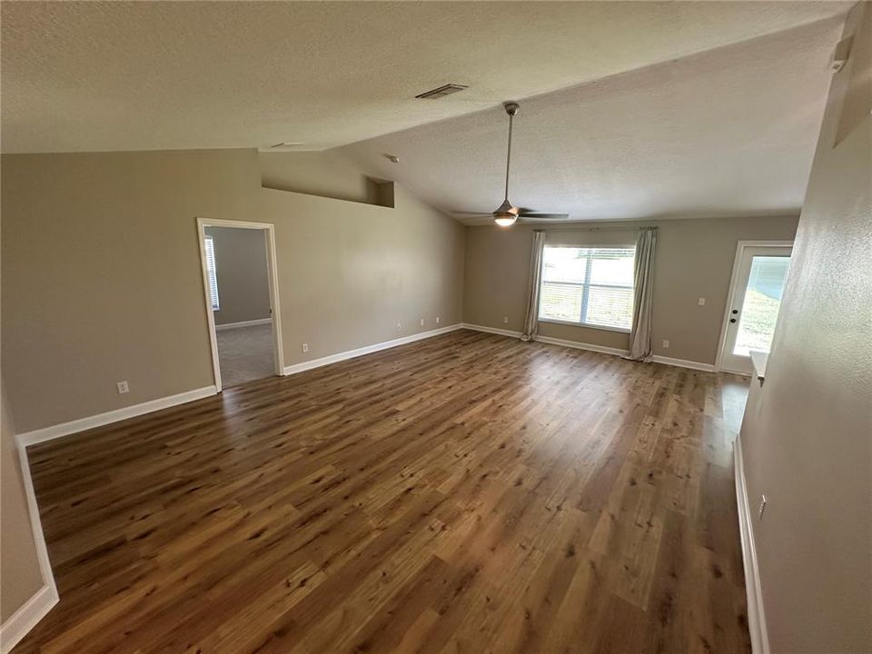 En Venta: $485,000 (3 camas, 2 baños, 2035 Pies cuadrados)