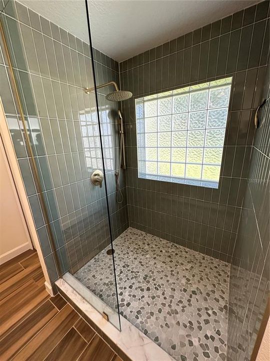 En Venta: $485,000 (3 camas, 2 baños, 2035 Pies cuadrados)