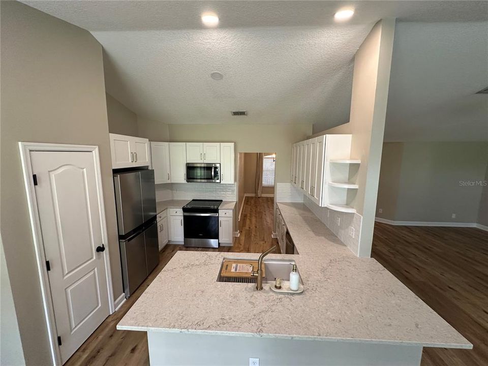 En Venta: $485,000 (3 camas, 2 baños, 2035 Pies cuadrados)