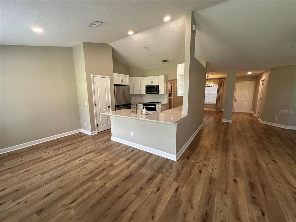 En Venta: $485,000 (3 camas, 2 baños, 2035 Pies cuadrados)