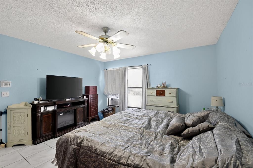 Active With Contract: $239,900 (4 beds, 3 baths, 2149 Square Feet)