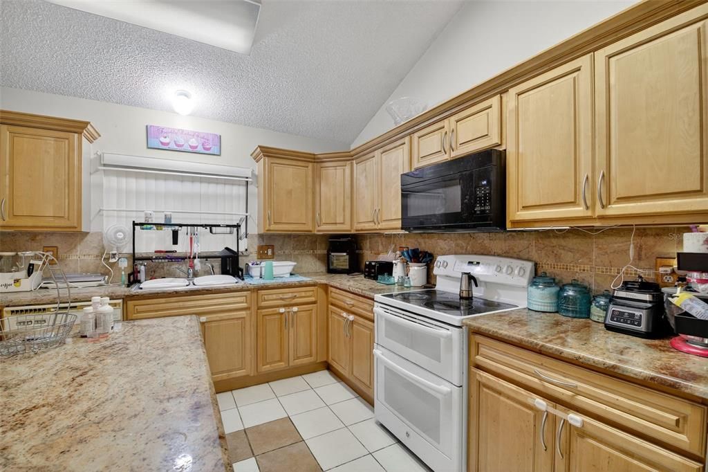 Active With Contract: $239,900 (4 beds, 3 baths, 2149 Square Feet)