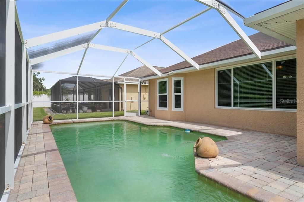 Под контрактом: $499,900 (3 спален, 2 ванн, 1753 Квадратных фут)