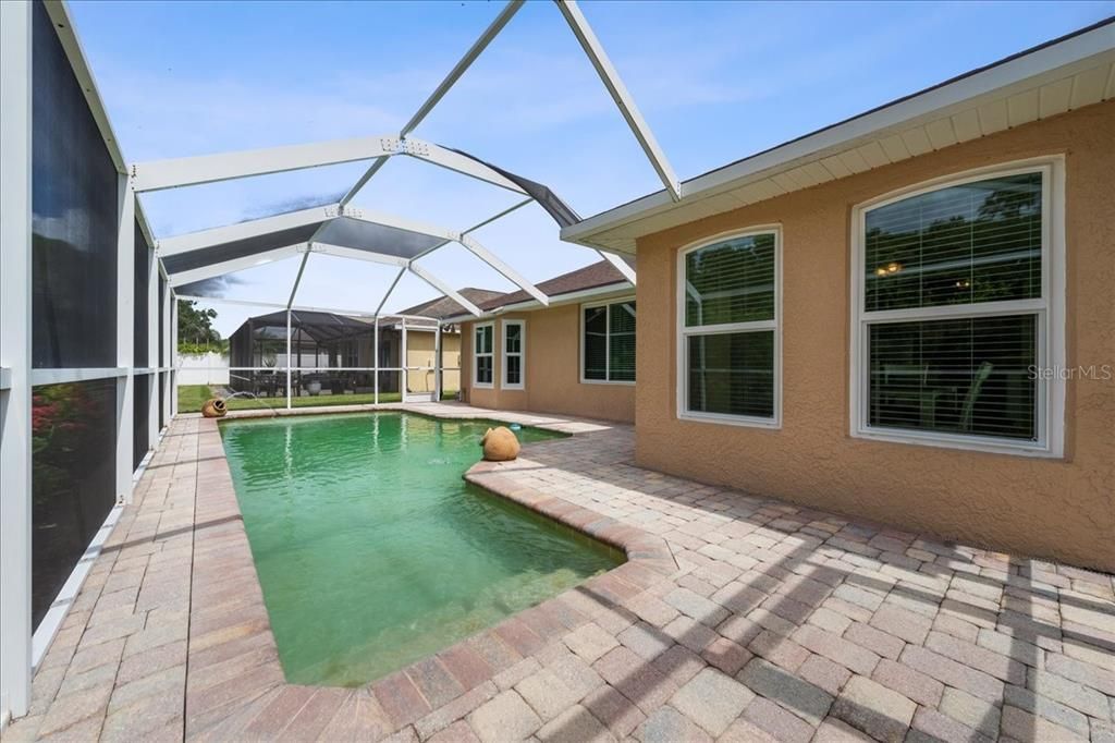 Под контрактом: $499,900 (3 спален, 2 ванн, 1753 Квадратных фут)