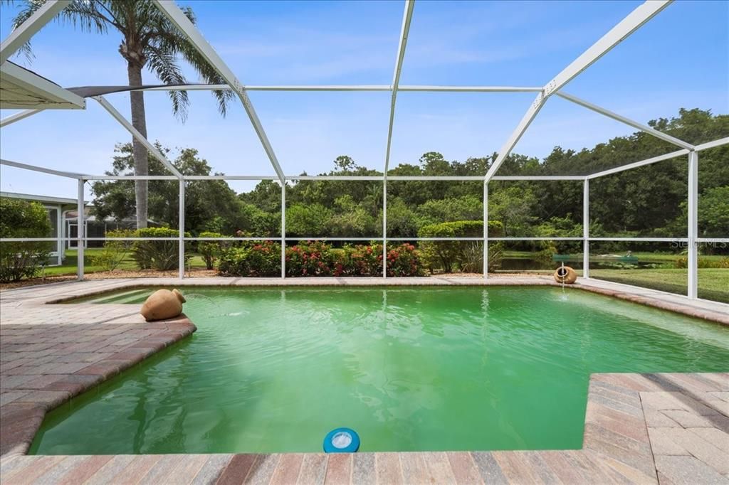 Под контрактом: $499,900 (3 спален, 2 ванн, 1753 Квадратных фут)