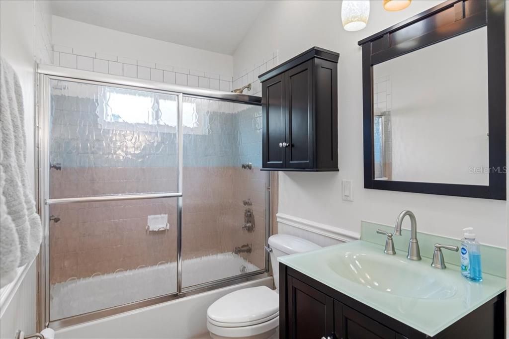 Под контрактом: $499,900 (3 спален, 2 ванн, 1753 Квадратных фут)