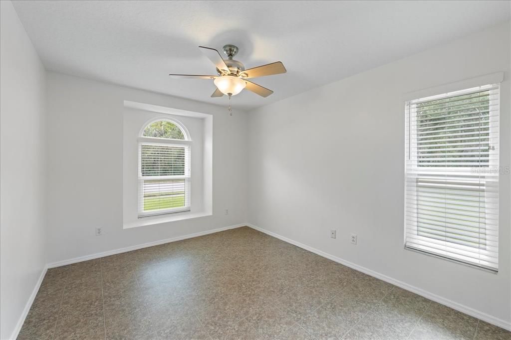 Под контрактом: $499,900 (3 спален, 2 ванн, 1753 Квадратных фут)